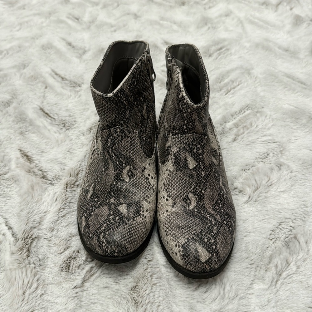 Girls snake print boots size 2